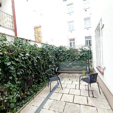 Apartments Captain Grand Prague Exterior photo